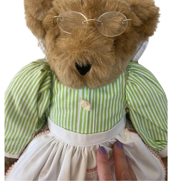 Vermont Teddy Bear Company Grandma Jointed Plush Complete Outfit NEW - Picture 3 of 10